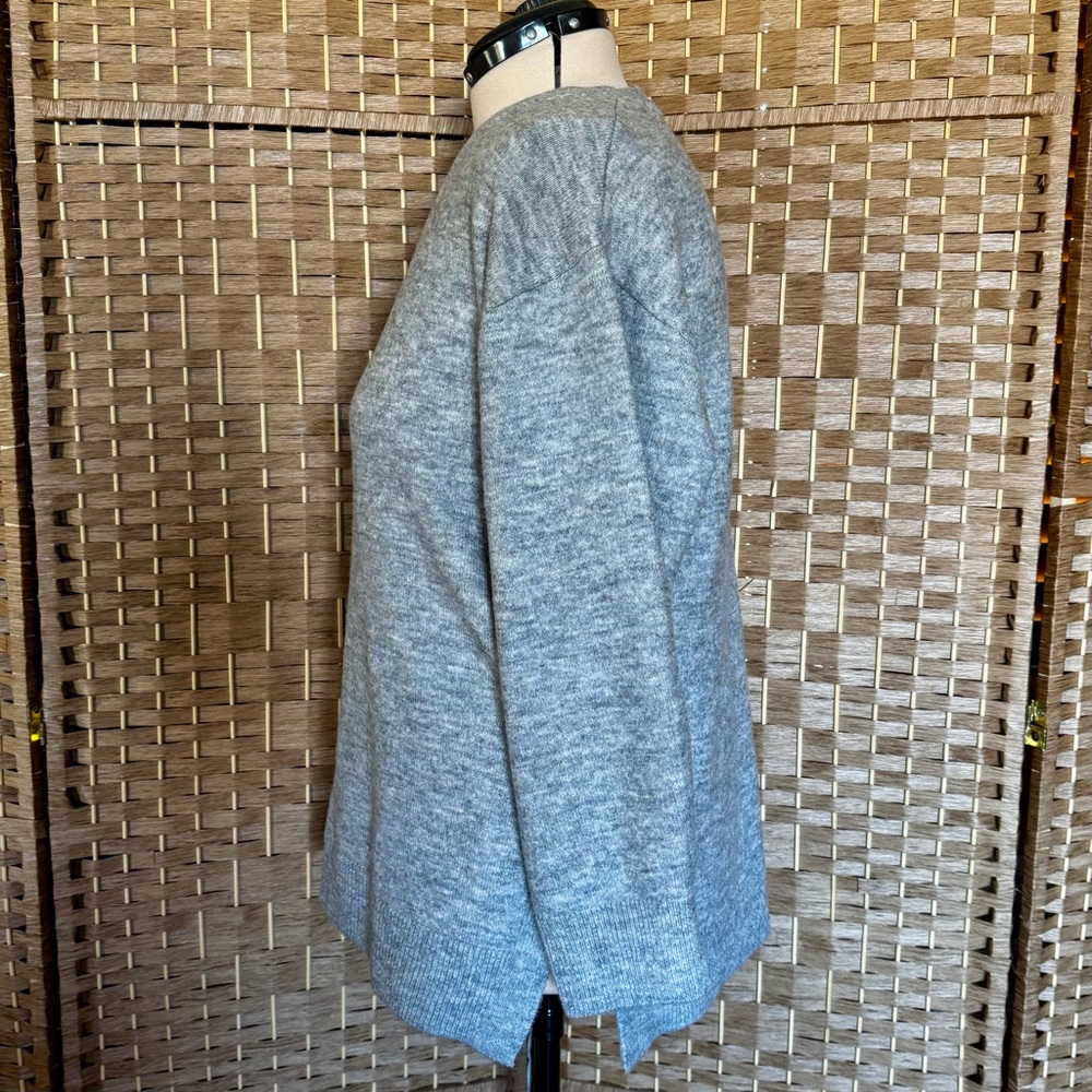 βοΈ NWOT soft heather grey H&M v neck sweater XXL - Picture 7 of 13